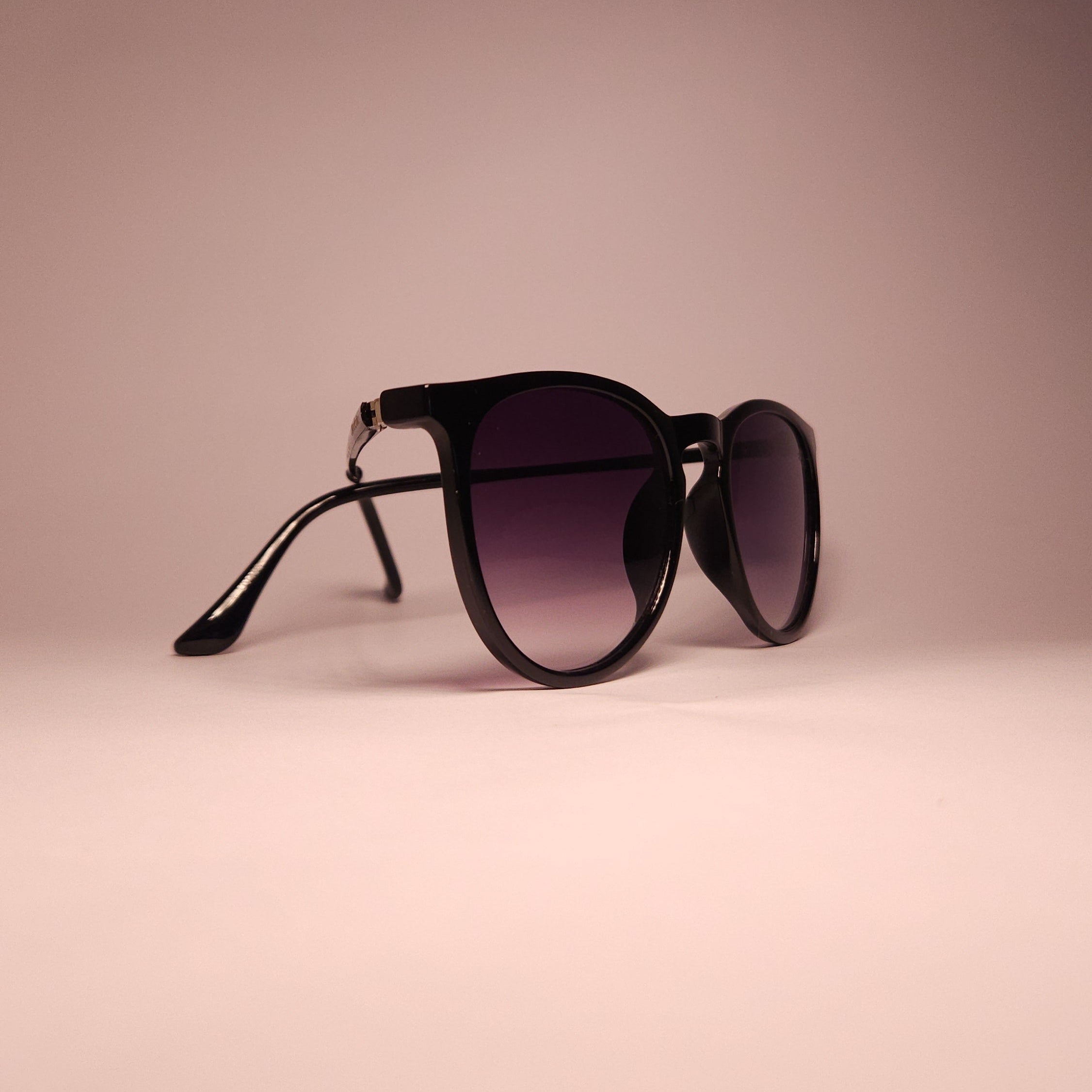 OLIWER MARTINO ECONOMY